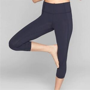 Athleta Revelation Capri Cropped Leggings